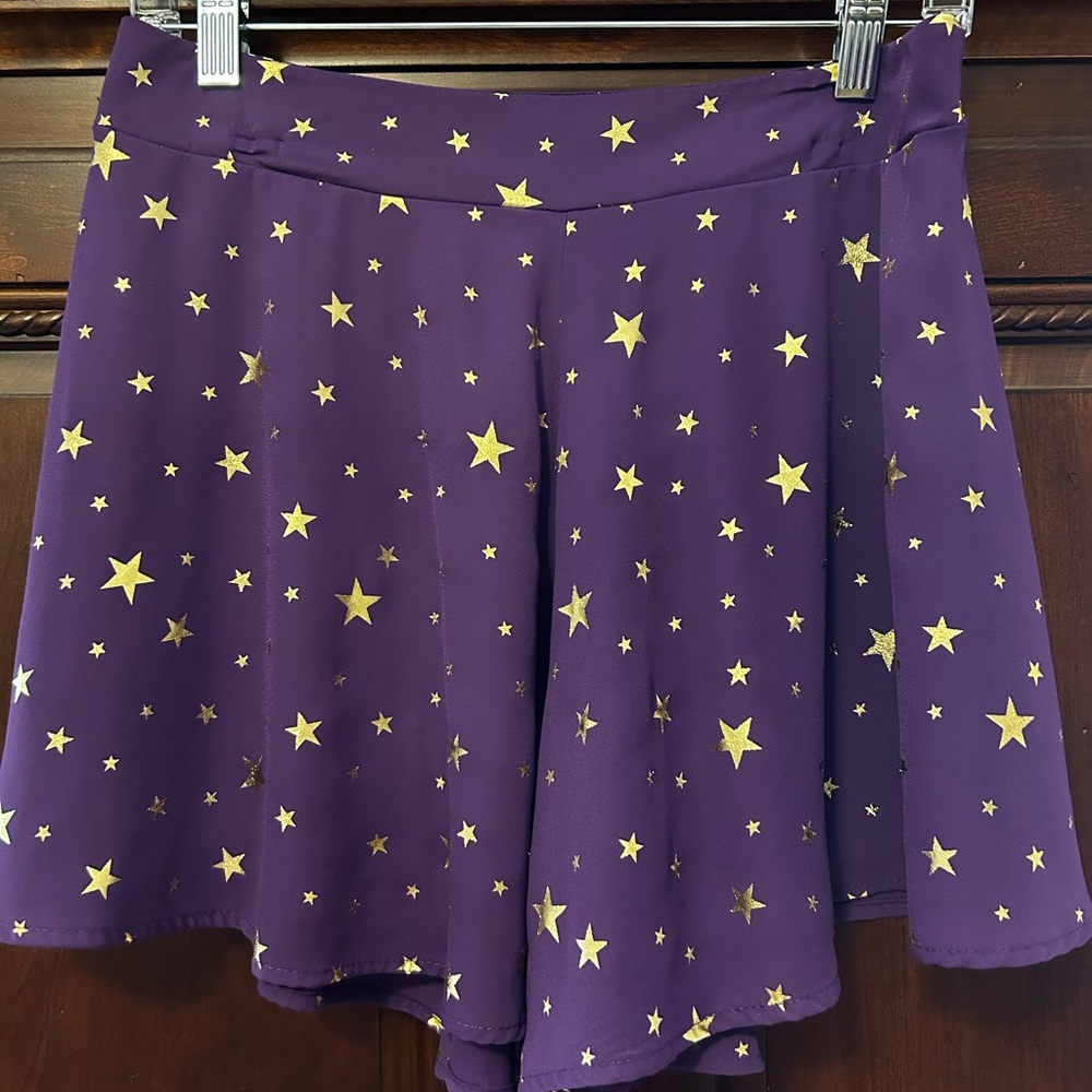 ADRIENNE flowy shorts 💜